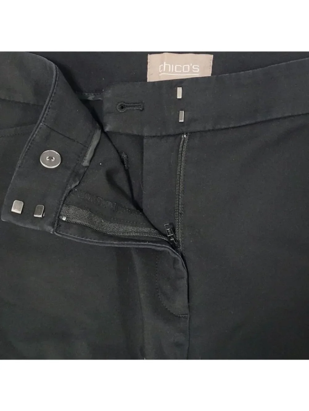 Chico's Black High Rise Stretch Slash Pockets Chino Shorts 3 US 16 (38x9)